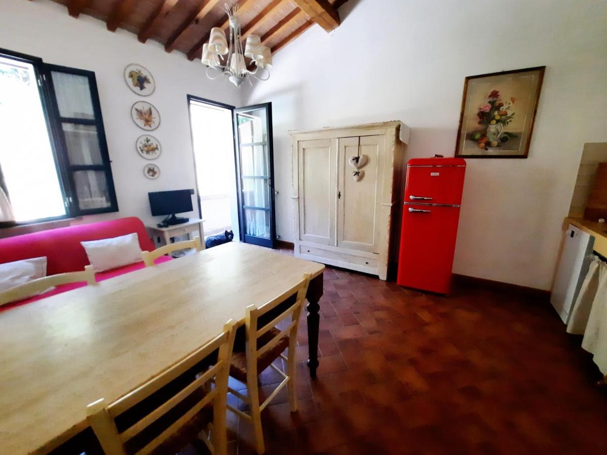 Il Casolare Val Di Mare Lägenhet Riparbella Exteriör bild
