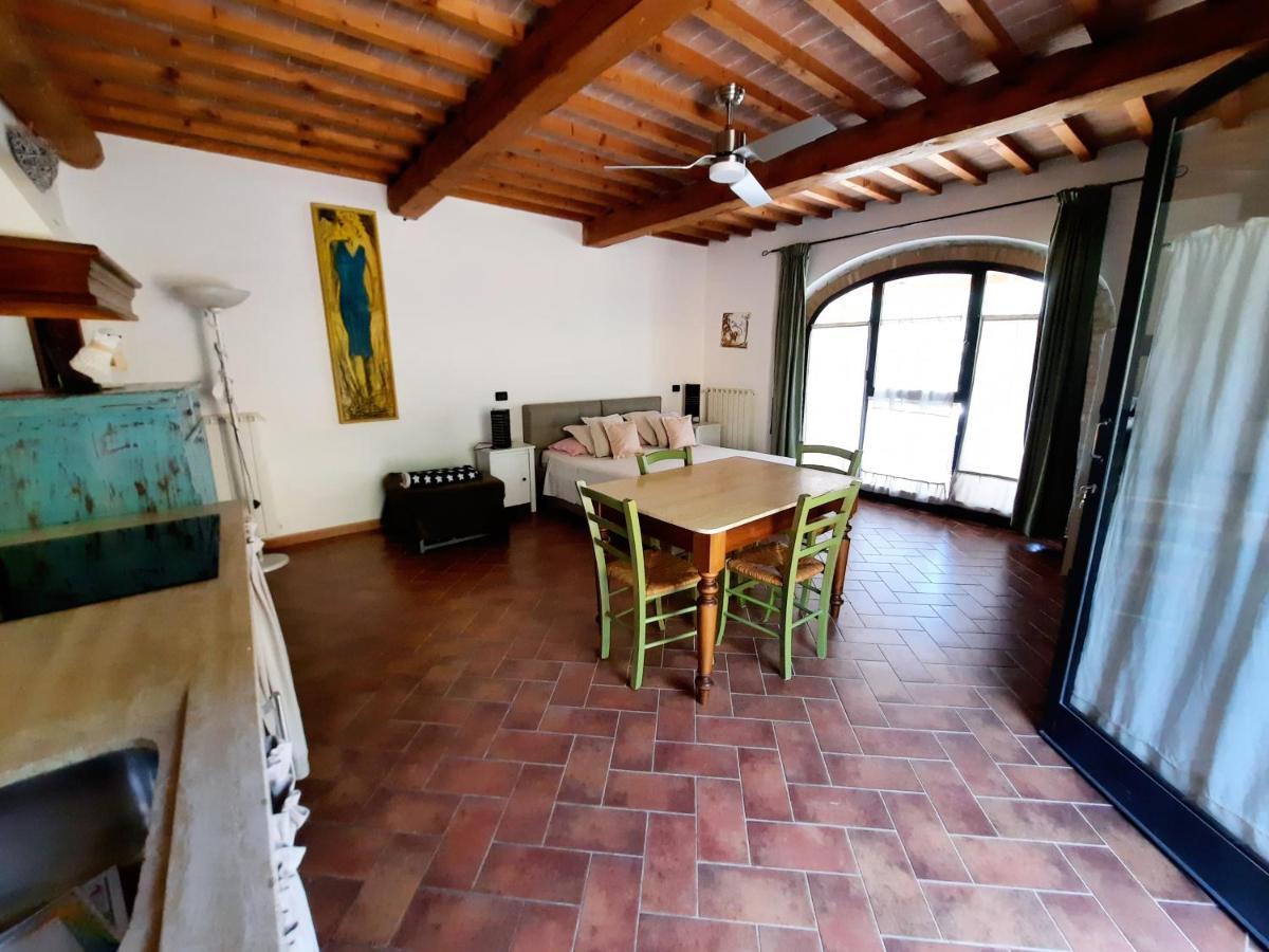 Il Casolare Val Di Mare Lägenhet Riparbella Exteriör bild