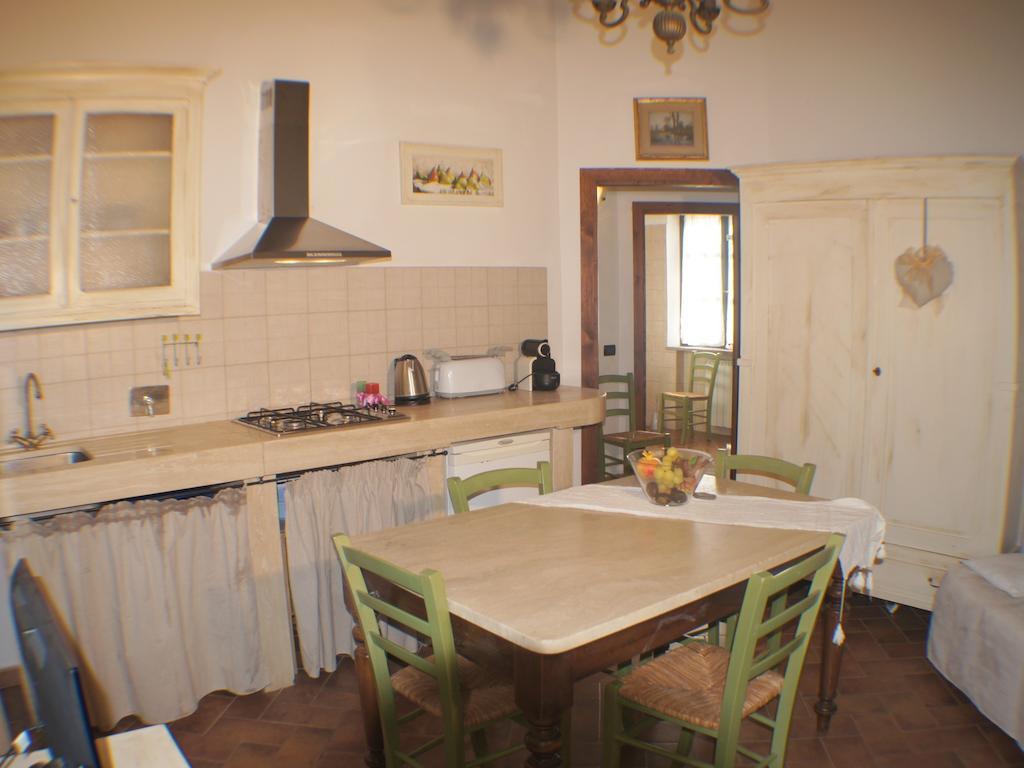 Il Casolare Val Di Mare Lägenhet Riparbella Rum bild