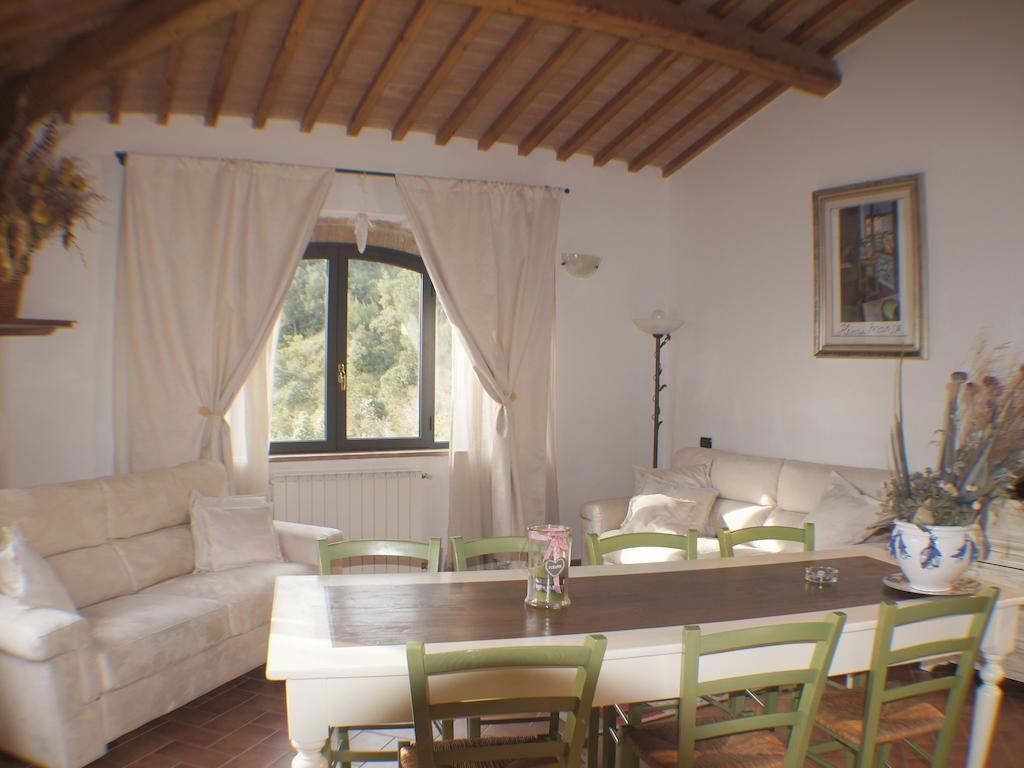Il Casolare Val Di Mare Lägenhet Riparbella Exteriör bild